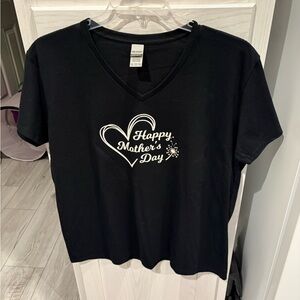 Gildan Black V-Neck Tee with White 'Happy Mother's Day' Heart Graphic
